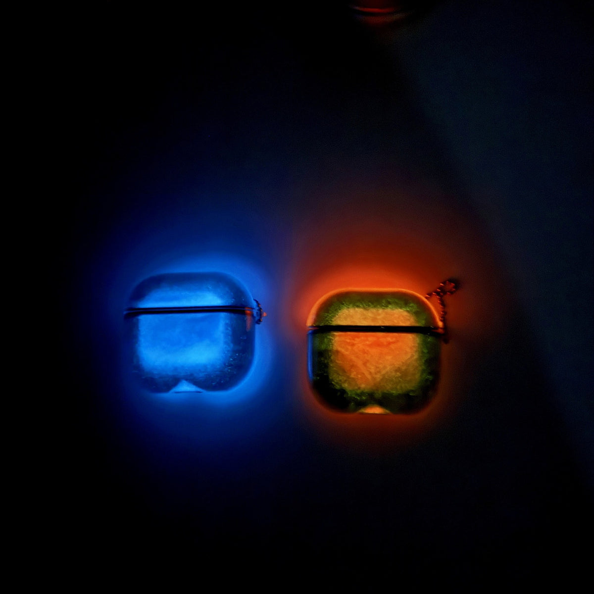 Luminous Liquid Sand AirPods Case